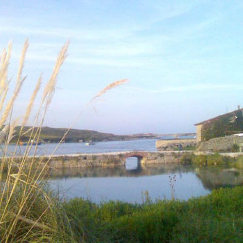 Vista de puente junto al molino